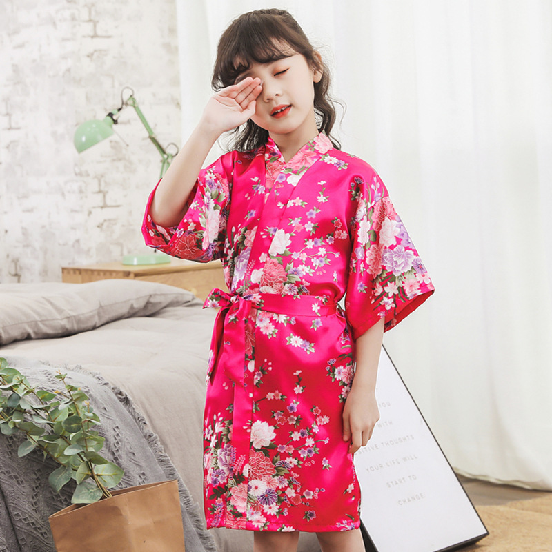 Nuevo verano rebeca de niña de seda de imitación niña pequeña albornoz floral bebé kimono camisón comercio exterior