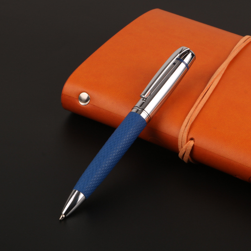 Fábrica al por mayor 3052 # metal pu cuero bolígrafo creativo negocio publicidad regalo aceite pluma impresa logo