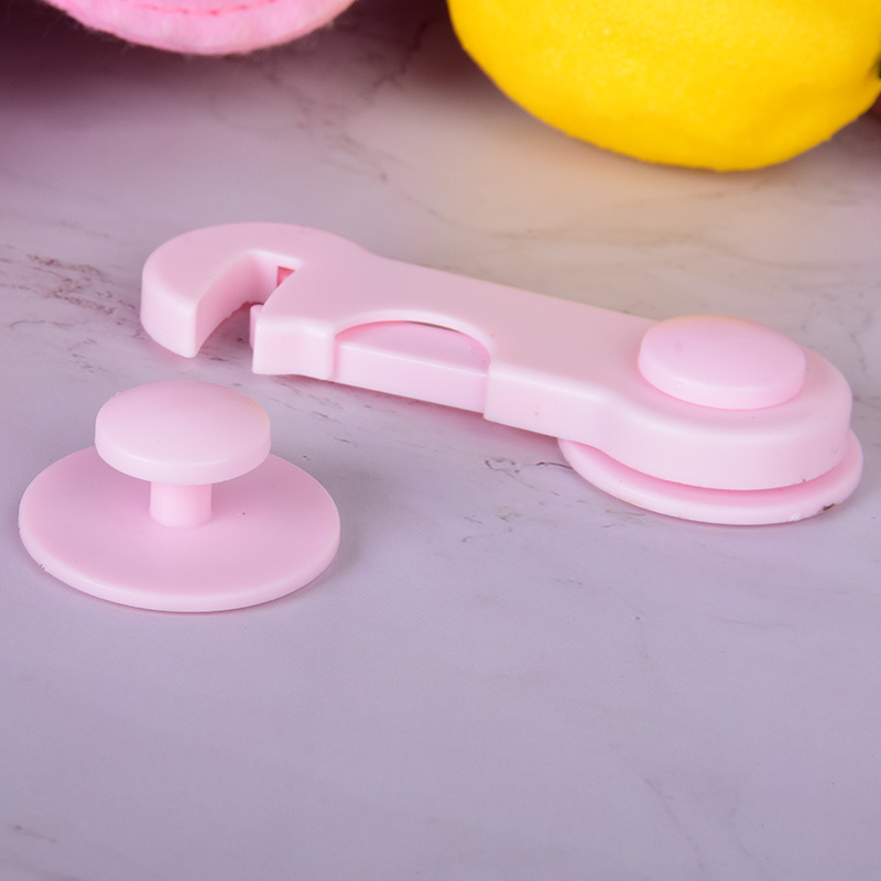  Светло-розовый  