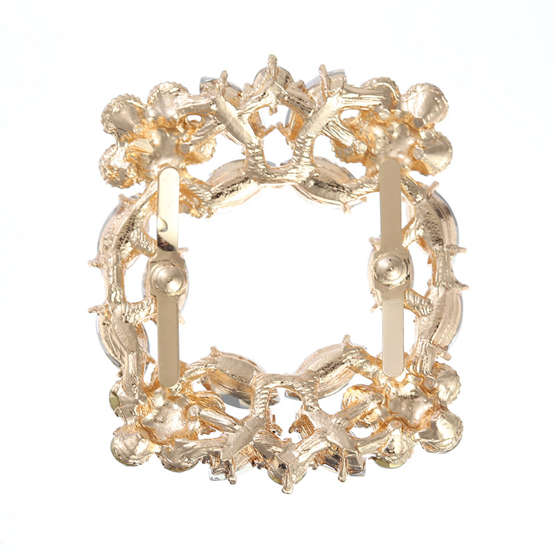 Suministro transfronterizo Venta caliente zapatos de estilo Socialite flor hebilla de zapato de oro con diamantes de imitación Guangzhou fábrica al por mayor zapatos de una sola capa zapatos Accesorios