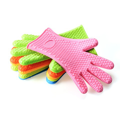 130g silicone five-finger gloves heart-shaped BBQ oven microwave oven retrieval silicone gloves wholesale