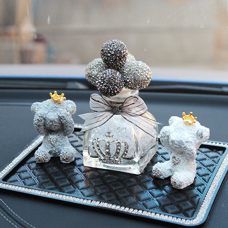 Coche aromaterapia interior bola de diamantes ciervo cisne diamante oso decoración de coche regalo creativo femenino asiento de perfume