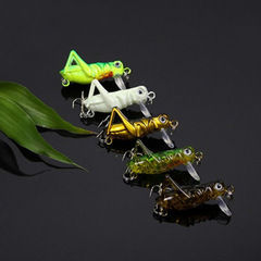 Grasshopper-style glow-in-the-dark 4cm 3g insect imitation lure, three hooks lure fishing gear