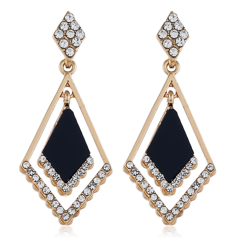 Fashionable geometric earrings