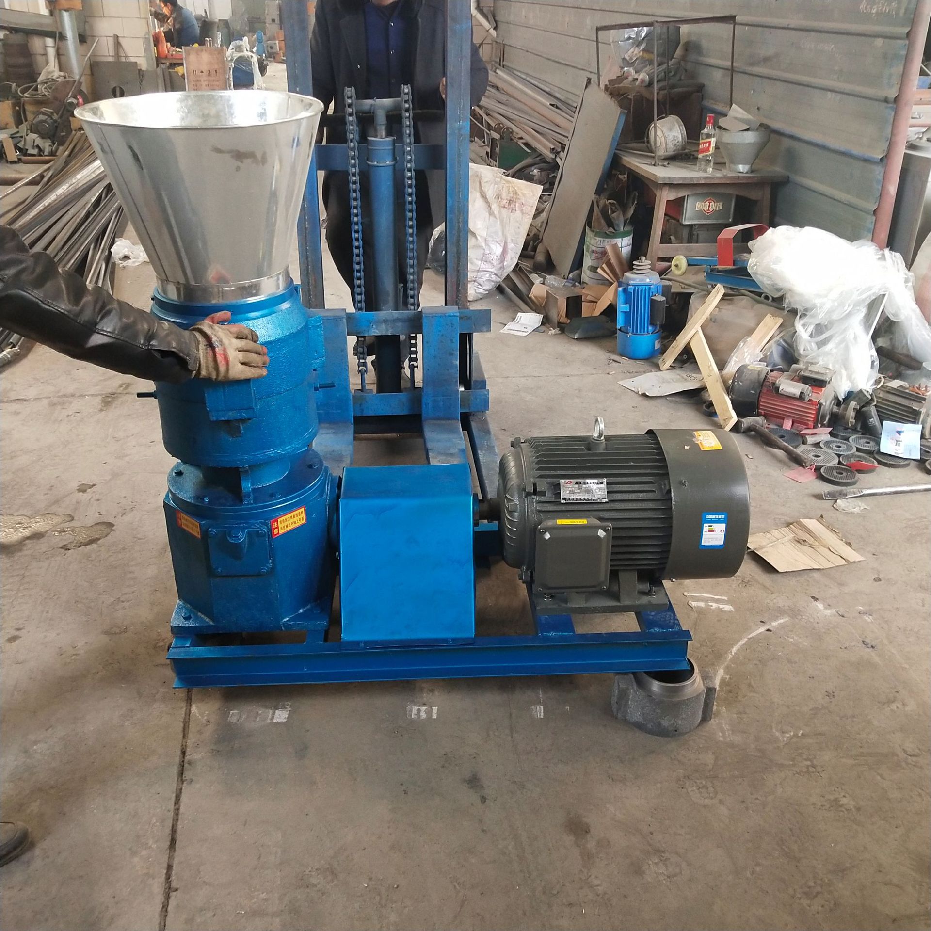 厂家销售  动物饲料颗粒机 颗粒饲料机 饲料制粒机 型号全现货