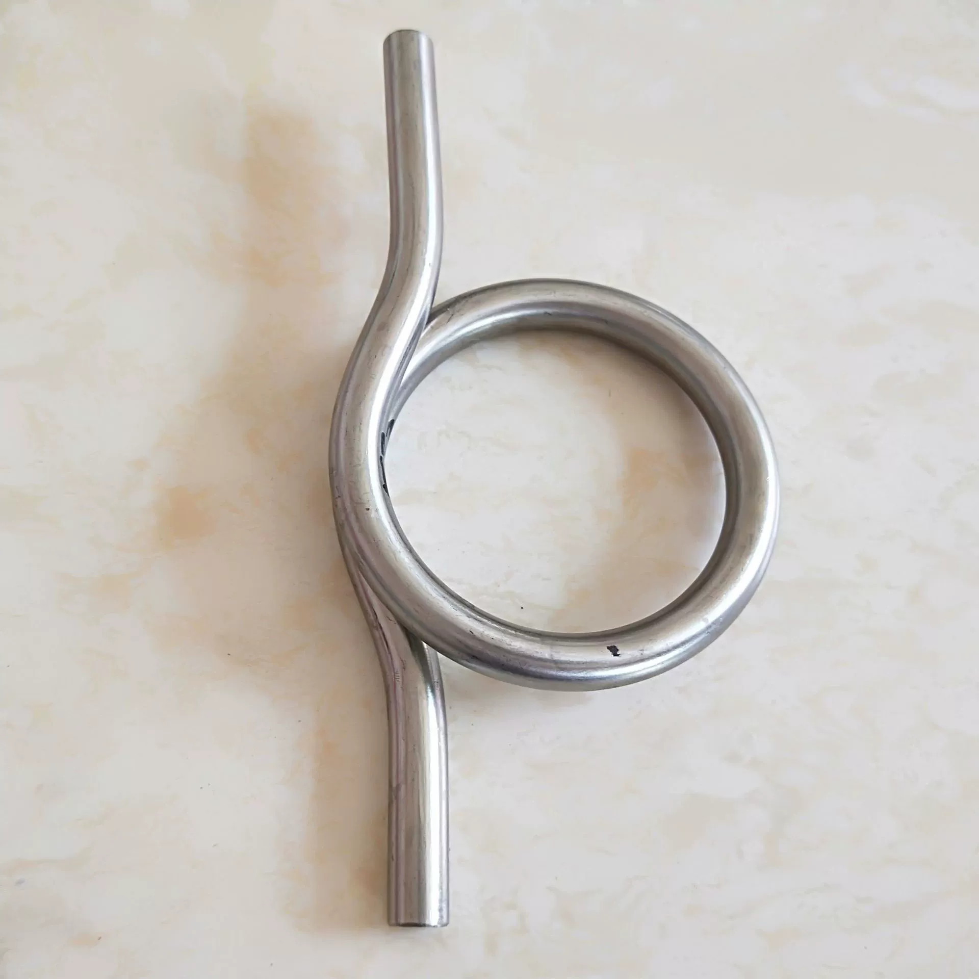 Нержавеющая сталь 304 Материал изгиба трубы внутреннего буфера давления трубки 201.5 Внешняя проволока 1 антикоррозийный манометр изгиб