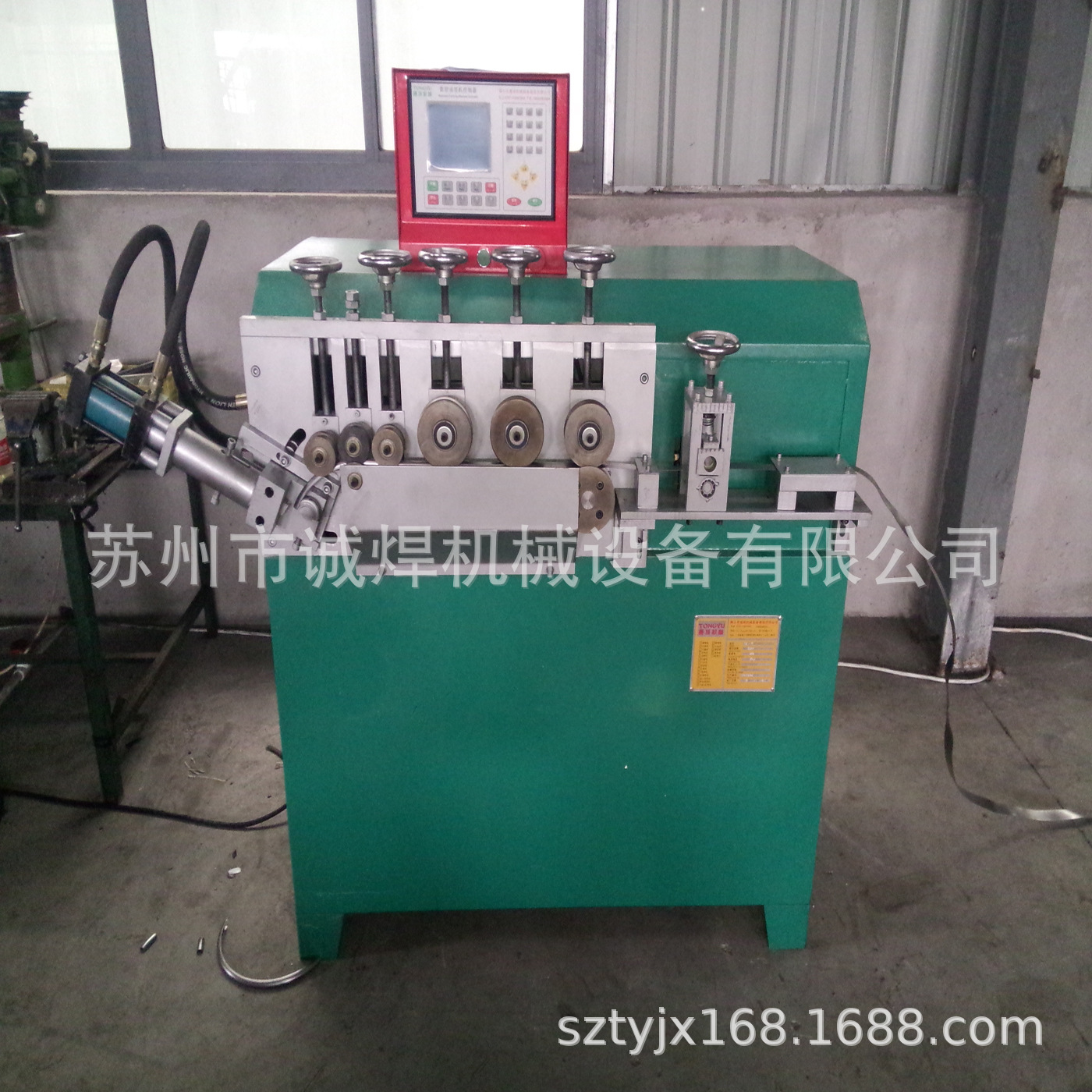 ���ݳϺ���ӦͰ��V�γ��ͻ����Զ�V��U��Ͱ����������ͰͰ����