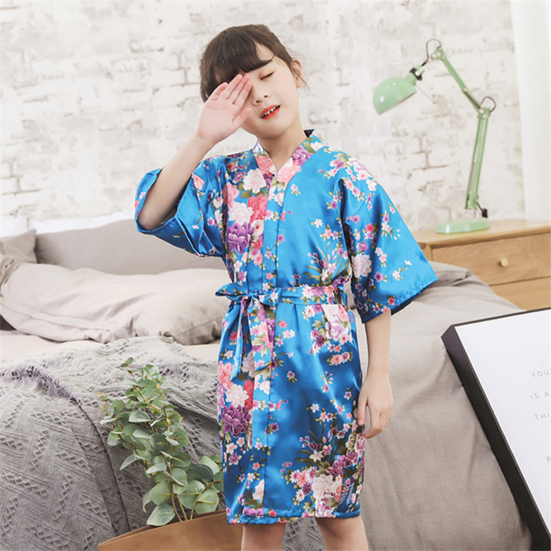 Nuevo verano rebeca de niña de seda de imitación niña pequeña albornoz floral bebé kimono camisón comercio exterior