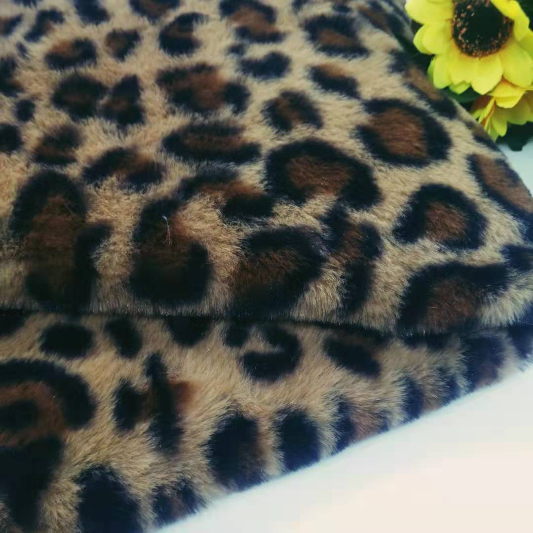 现货批发 小兔绒豹纹印花 秋冬时尚女装外套兔毛抱枕绒布面料优惠
