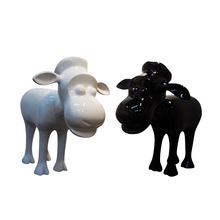 公牛天鹅雕塑 售楼处树脂抽象动物摆件 儿童房卡通小羊肖恩装饰品