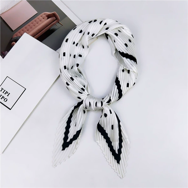11 wrinkled polka dot white