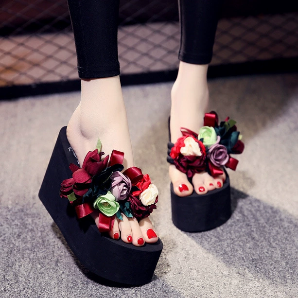 Блестящие белые шлепанцы для женщин летняя модная верхняя одежда с толстой подошвой нескользящие отпуск у побережья женские пляжные тапочки