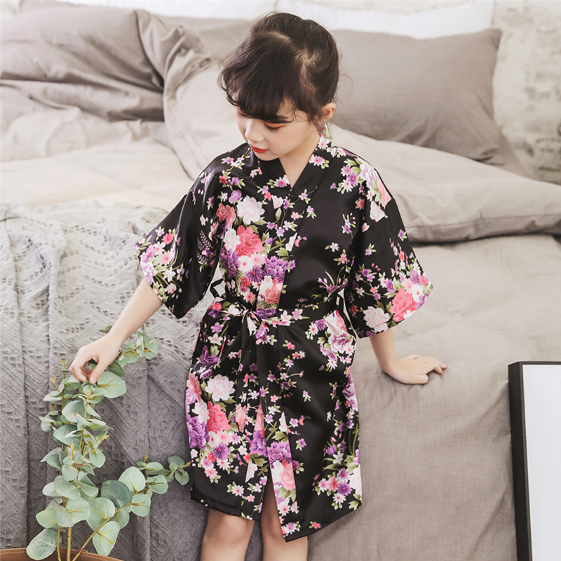 Nuevo verano rebeca de niña de seda de imitación niña pequeña albornoz floral bebé kimono camisón comercio exterior