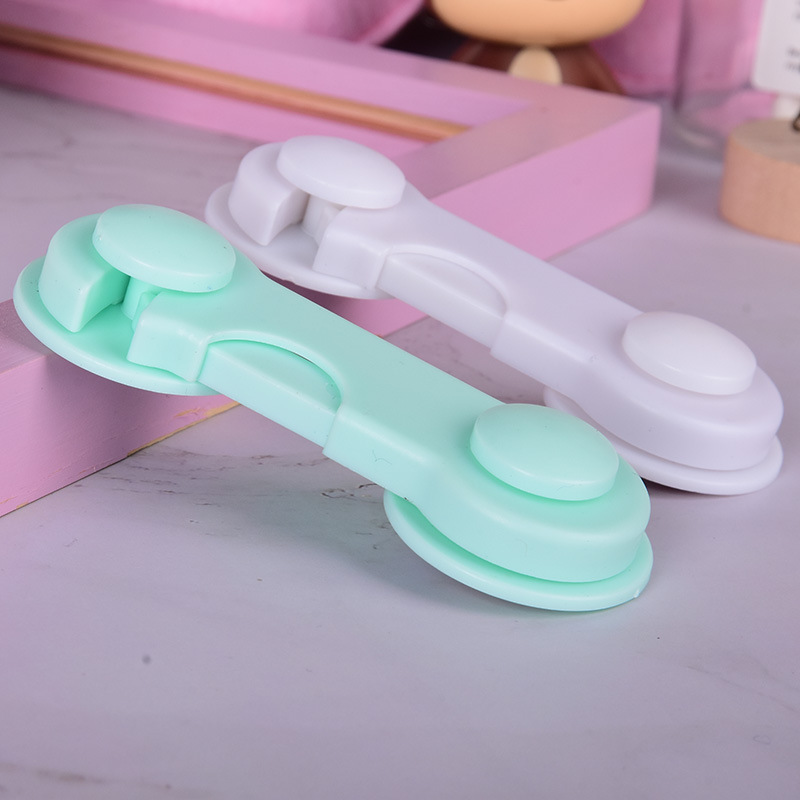  Светло-зеленый  