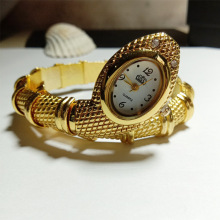 外贸爆款蛇形女士手镯镶钻腕表石英手表工厂直销一件代发