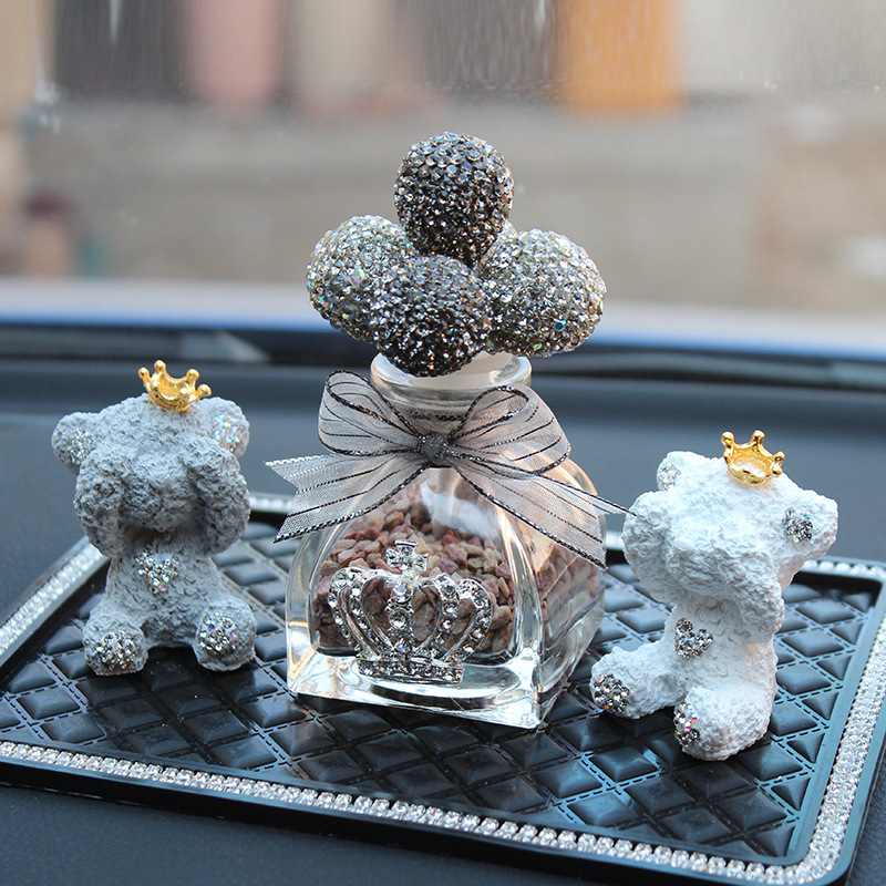 Coche aromaterapia interior bola de diamantes ciervo cisne diamante oso decoración de coche regalo creativo femenino asiento de perfume