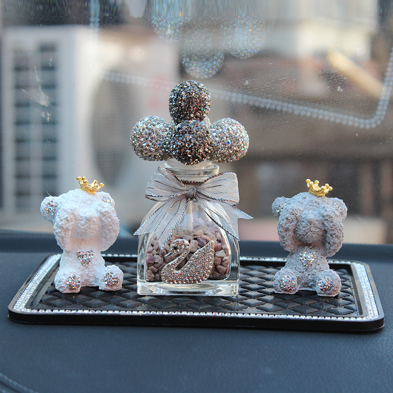 Coche aromaterapia interior bola de diamantes ciervo cisne diamante oso decoración de coche regalo creativo femenino asiento de perfume