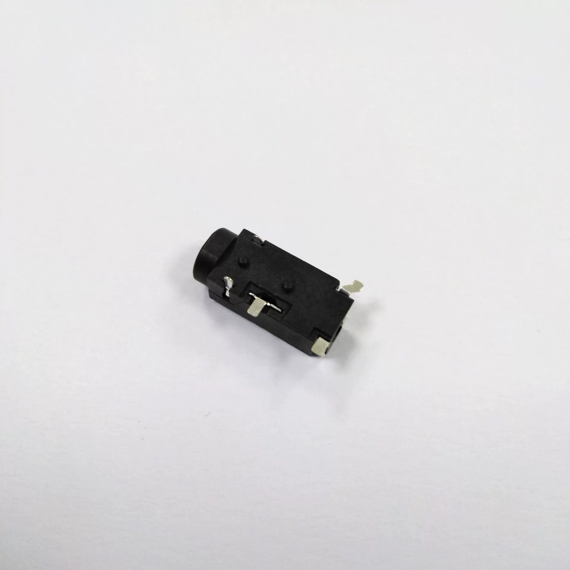 Mingteng manufacturer 3.5 headset socket 5 -pin patch headset headset jack audio socket connector waterproof