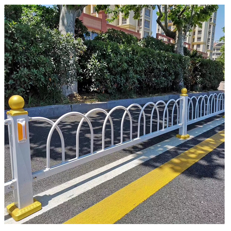 厂家供应道路交通护栏马路隔离栅栏草坪绿化带防撞围栏美观