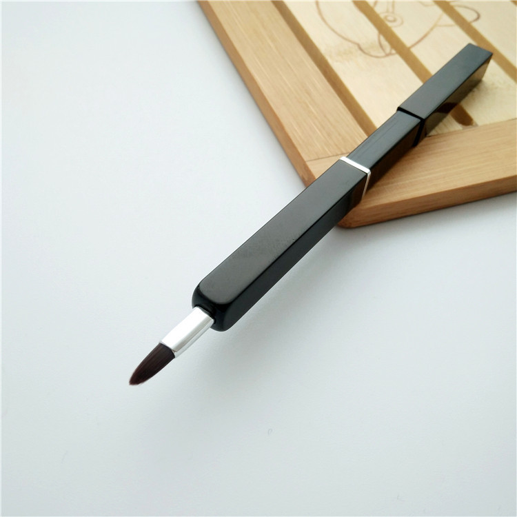 Cepillo de labios retráctil con tapa corrector cepillo de maquillaje cepillo de lápiz labial Cangzhou Factory cepillo de labios herramienta de maquillaje pequeña