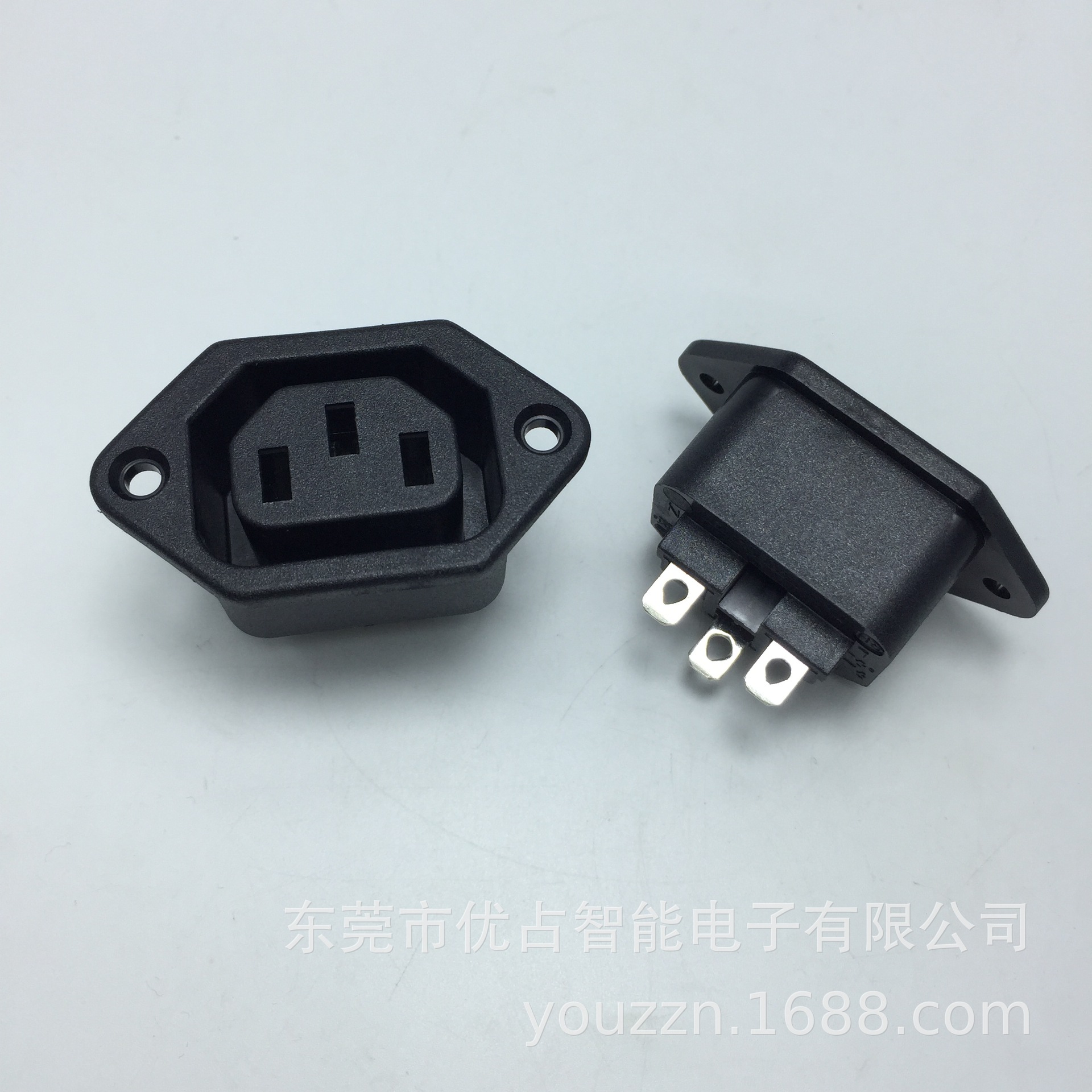 C13品字三插母座 电源母座 锁螺式母座 R-302 RICH BAY 优占智能