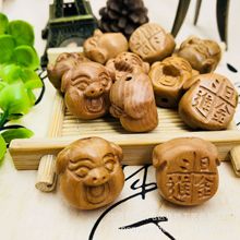 厂家直供枣木雕刻小猪头汽车钥匙扣编制手链配件配珠饰品