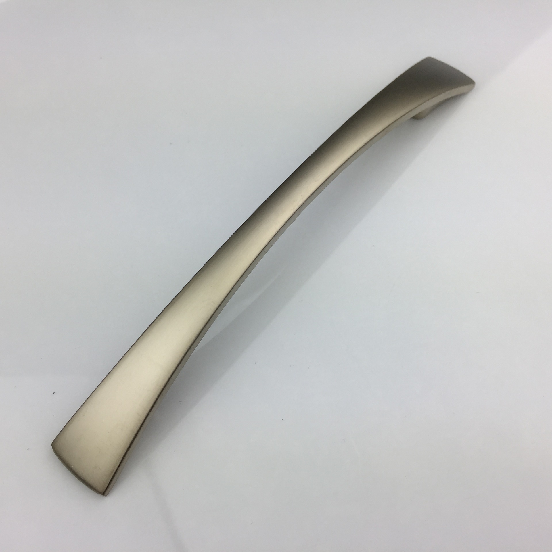 Oro plata simple aleación de zinc gabinete armario manejar nórdico moderno simple cajón zapato gabinete puerta hardware manija