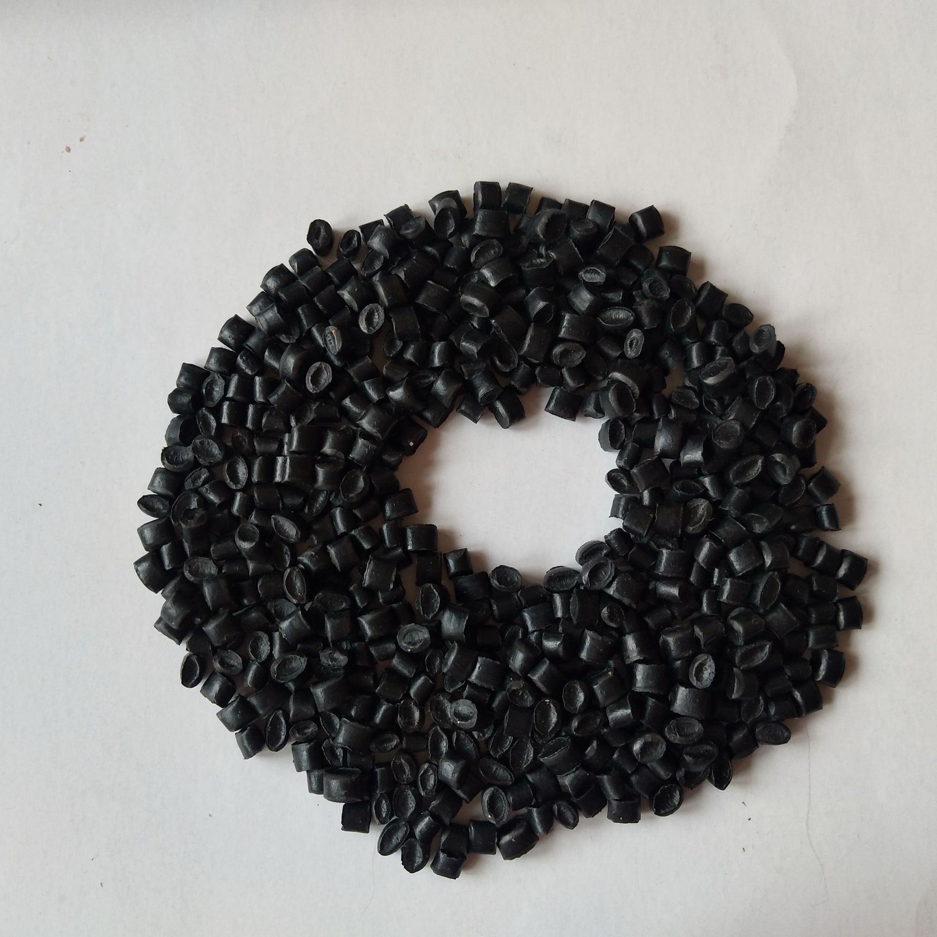 厂家供应黑色共聚PP颗粒工程聚丙高冲击有亮度注塑hdpe垃圾桶颗粒