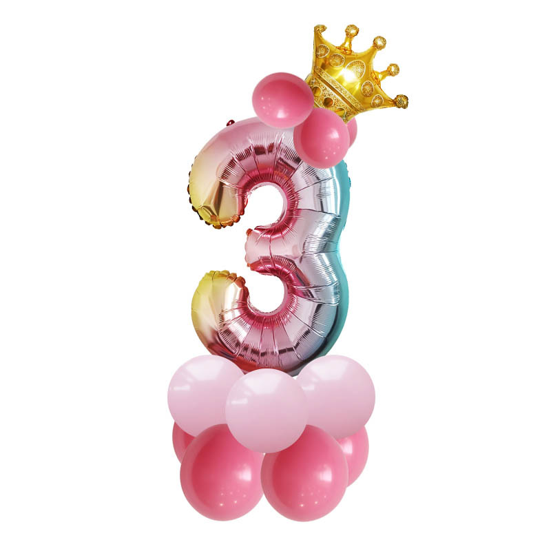 Globo de aluminio de número degradado de 32" con corona para cumpleaños