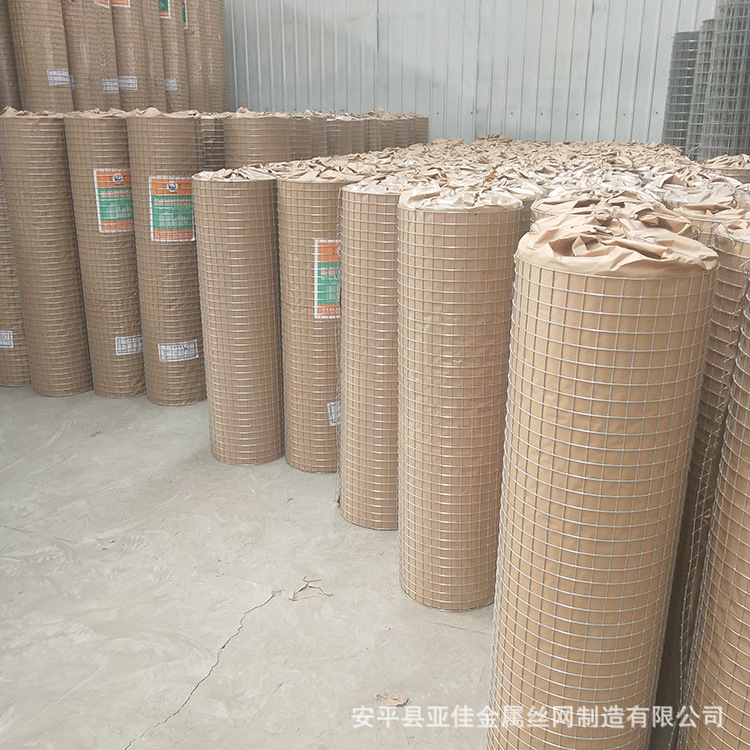 厂家供应 1米热镀锌电焊网  88#电焊网卷 1.9cm孔18米围网现货