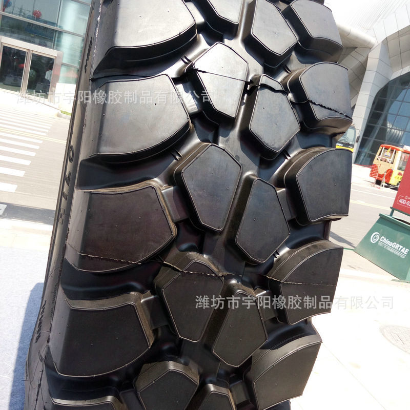 24.00R35矿用自卸车轮胎  重载卡车轮胎  全钢丝轮胎