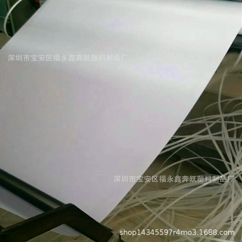 黑黄红蓝色广告PVC共挤板 白色雕花PVC结皮板材 防火PVC围栏板