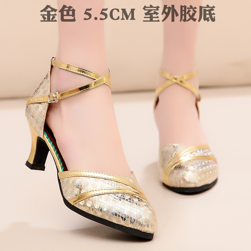 Zapatos de baile latino de las mujeres adultas de tacón medio cuatro estaciones nuevos zapatos de baile de fondo suave baile cuadrado zapatos de mujer baile social