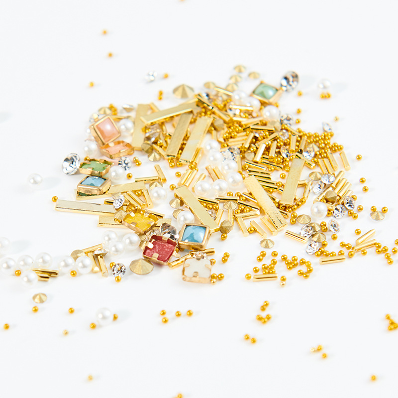 Comercio exterior nueva manicura estrella Luna joyería mixta Caja Popular cobre ronda remache lentejuelas uñas diamante decoraciones belleza