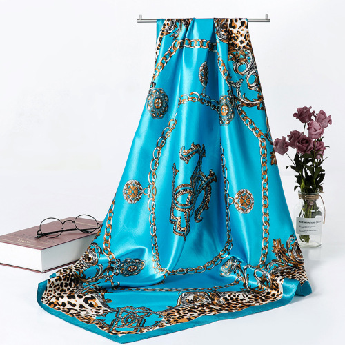 Small silk scarf for Korean style square scarf, suitable for women in spring and autumn, versatile scarf for spring season