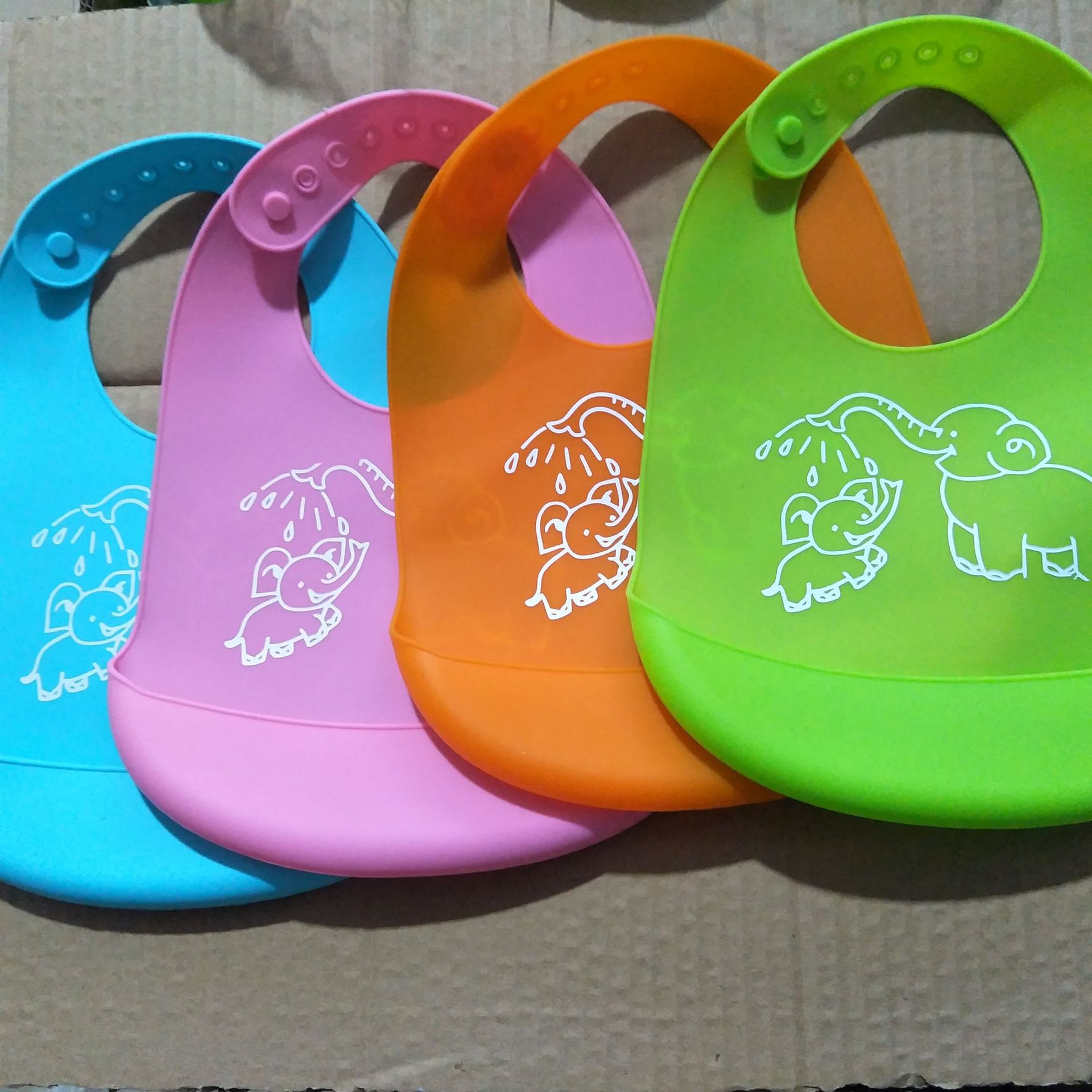 Children's silicone eating bib for food