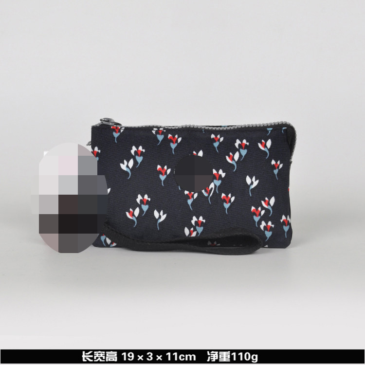 진한 파란색 작은 꽃