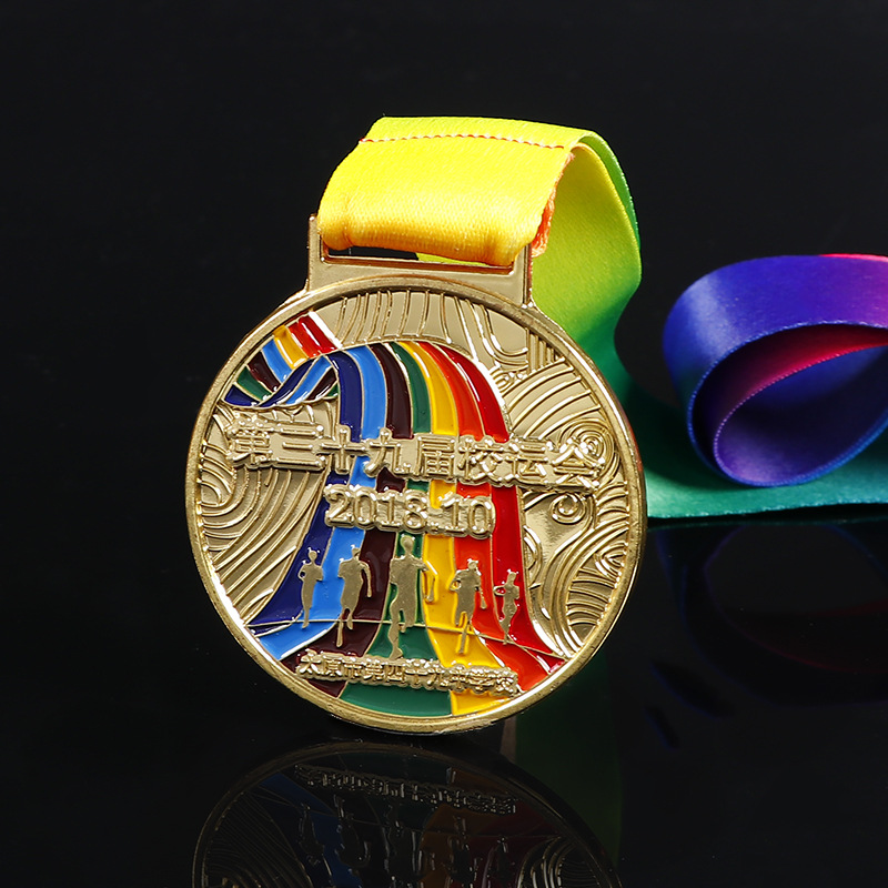 Fabricante mayorista de medallas metálicas creativas para eventos deportivos escolares, medallas conmemorativas de maratón con impresión de logotipo.