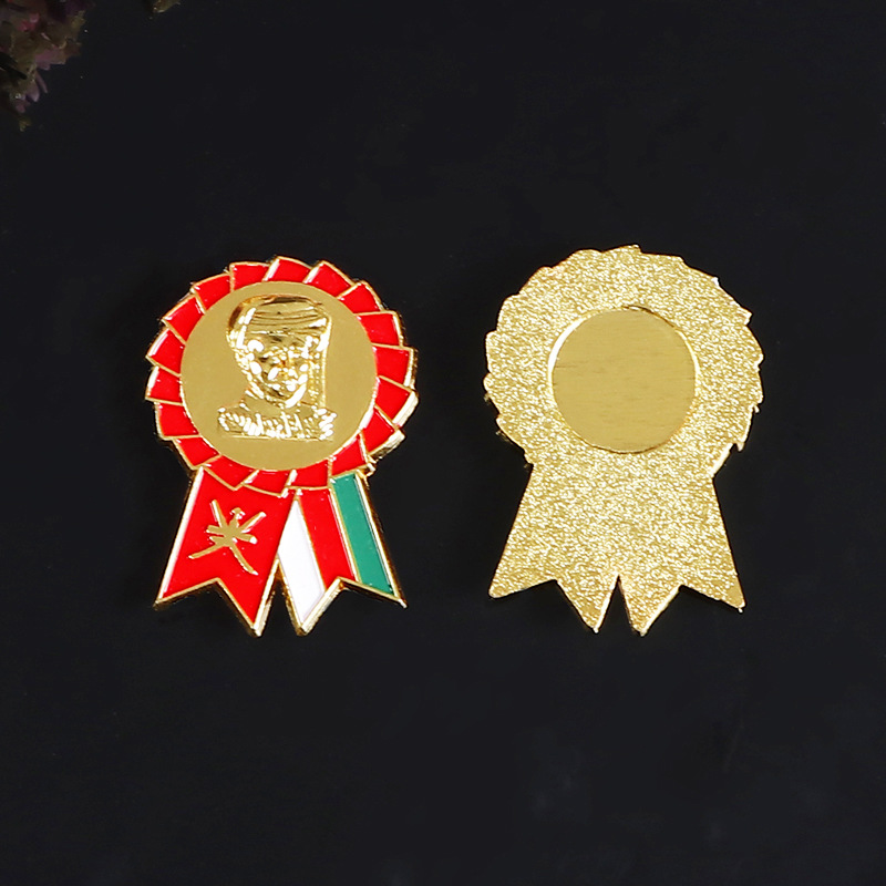 Corea del Sur simple en forma de hoja de arce broche geométrico de las mujeres accesorios abrigo cardigan ramillete insignia traje pulgada camisa cuello pin venta al por mayor