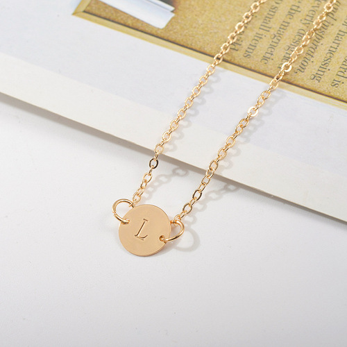 Cross-border hot-selling new round 26 English alphabet bracelet for women, simple and personalized, 26-letter beach pendant