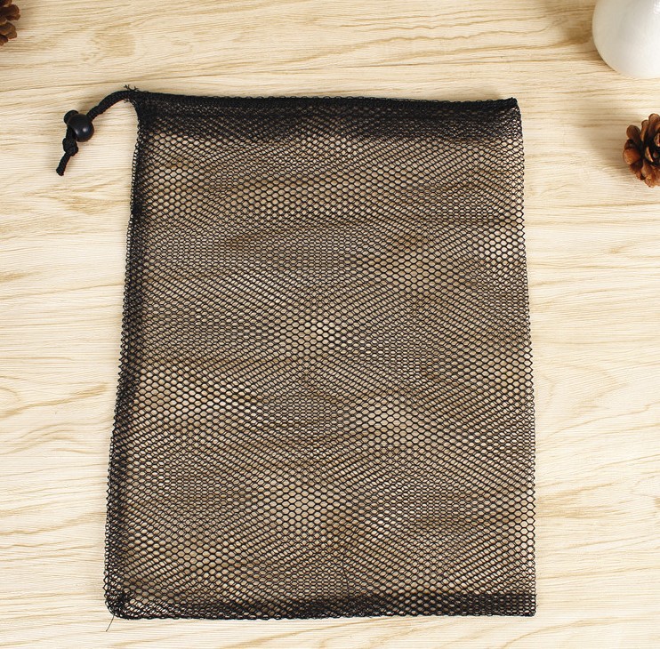 Engrosada nueva bolsa de malla con cordón de nylon negro bolsa de malla de almacenamiento a prueba de polvo ventas directas