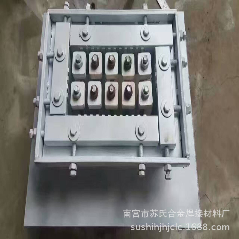 页岩砖出胚专用口 苏氏砖机制造精品砖机出坯口量大从优