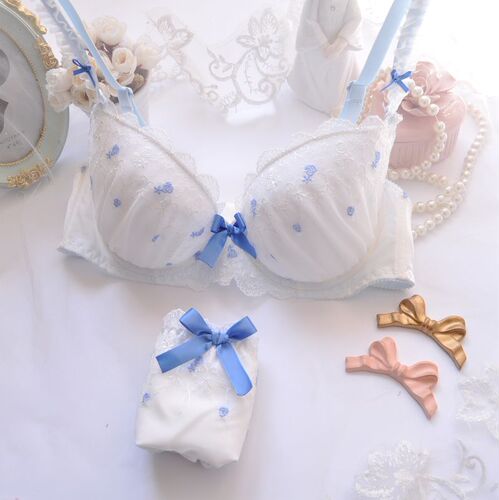 Long-term Japanese three-color embroidery thin cup girl cute push-up sexy underwear set bra set large size
