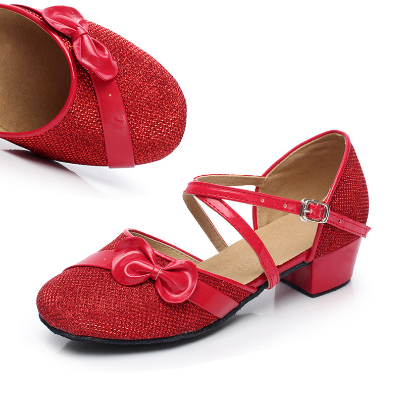 Nuevos zapatos de baile latino de niñas de fondo suave zapatos de baile moderno de tacón medio para niños zapatos de práctica mariposa nudo suela de goma al aire libre