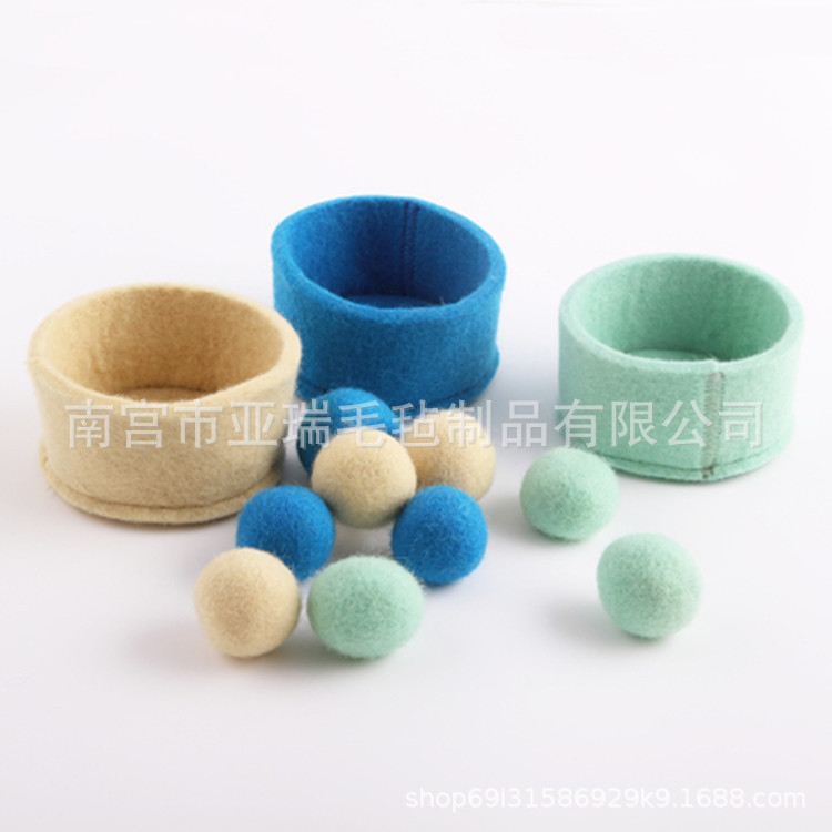 厂家供应情侣手环羊毛球 钥匙配饰毛毡球 花环花束饰品毛毡球串