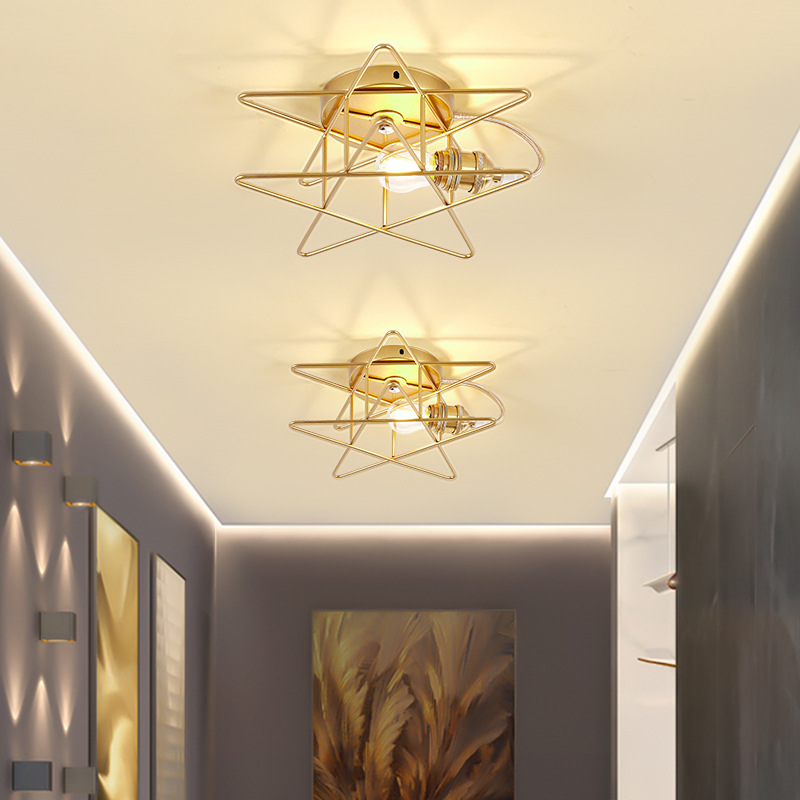 Nordic pequeña araña de una sola cabeza Golden Bar Cafe restaurante de tres cabezas simple dormitorio moderno pasillo de noche balcón