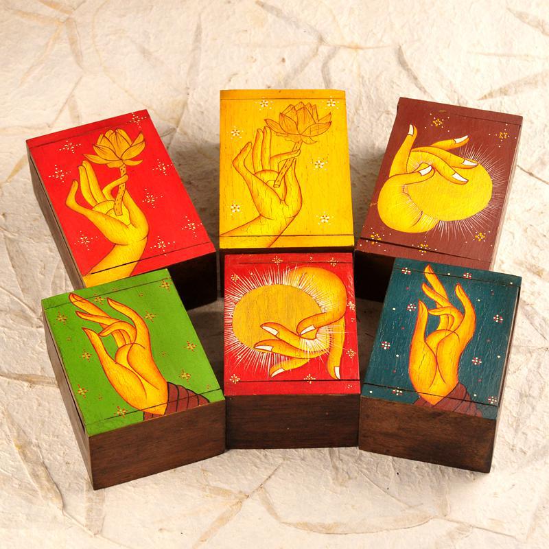 泰国木质彩绘首饰盒复古收纳盒创意装饰摆件家居装桌面饰品木盒子