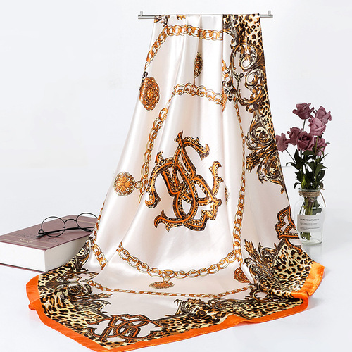 Small silk scarf for Korean style square scarf, suitable for women in spring and autumn, versatile scarf for spring season