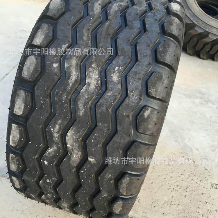 15.0/55-17  曲混花纹导向轮胎380/55-17
