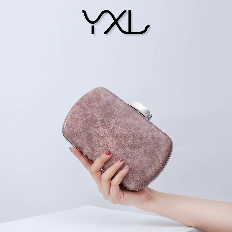 Nueva moda europea y americana de gradiente de PU bolso de noche de las mujeres de la cadena de un hombro de mano bolsa de banquete axila de entrega de una sola pieza